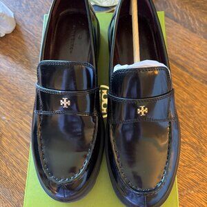 Tory Burch Black CLASSIC LUG LOAFER size 7.5